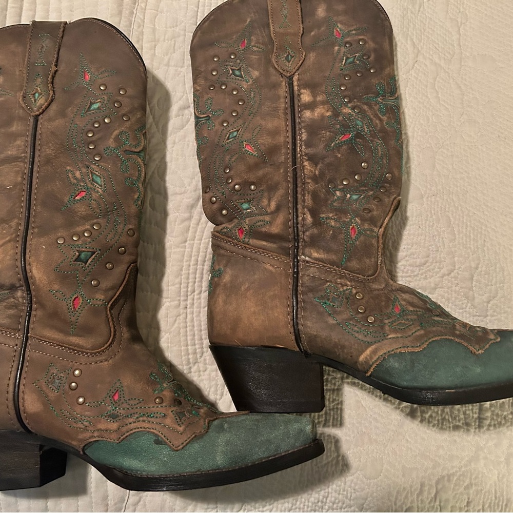 Laredo Brown and Green Heeled Boots with Intricate Stitching